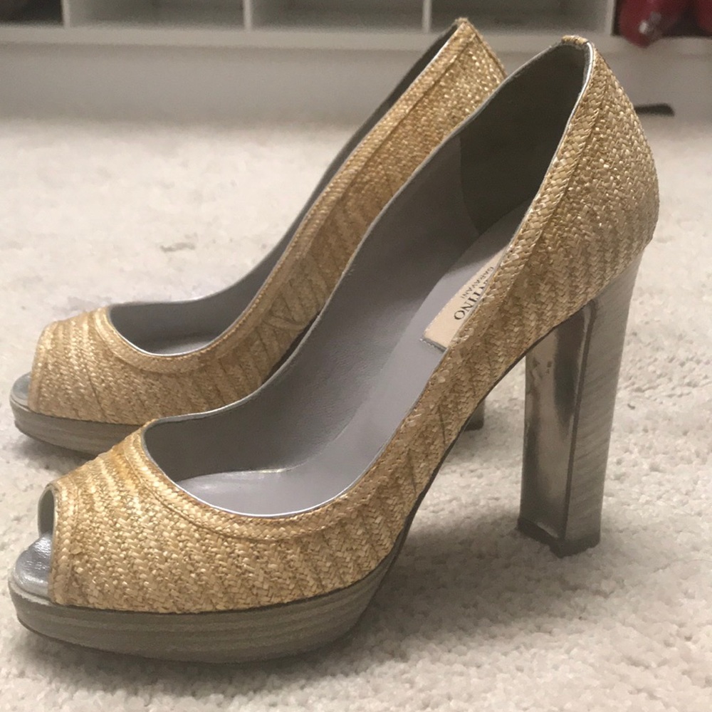Valentino authentic beautiful shoes!!!